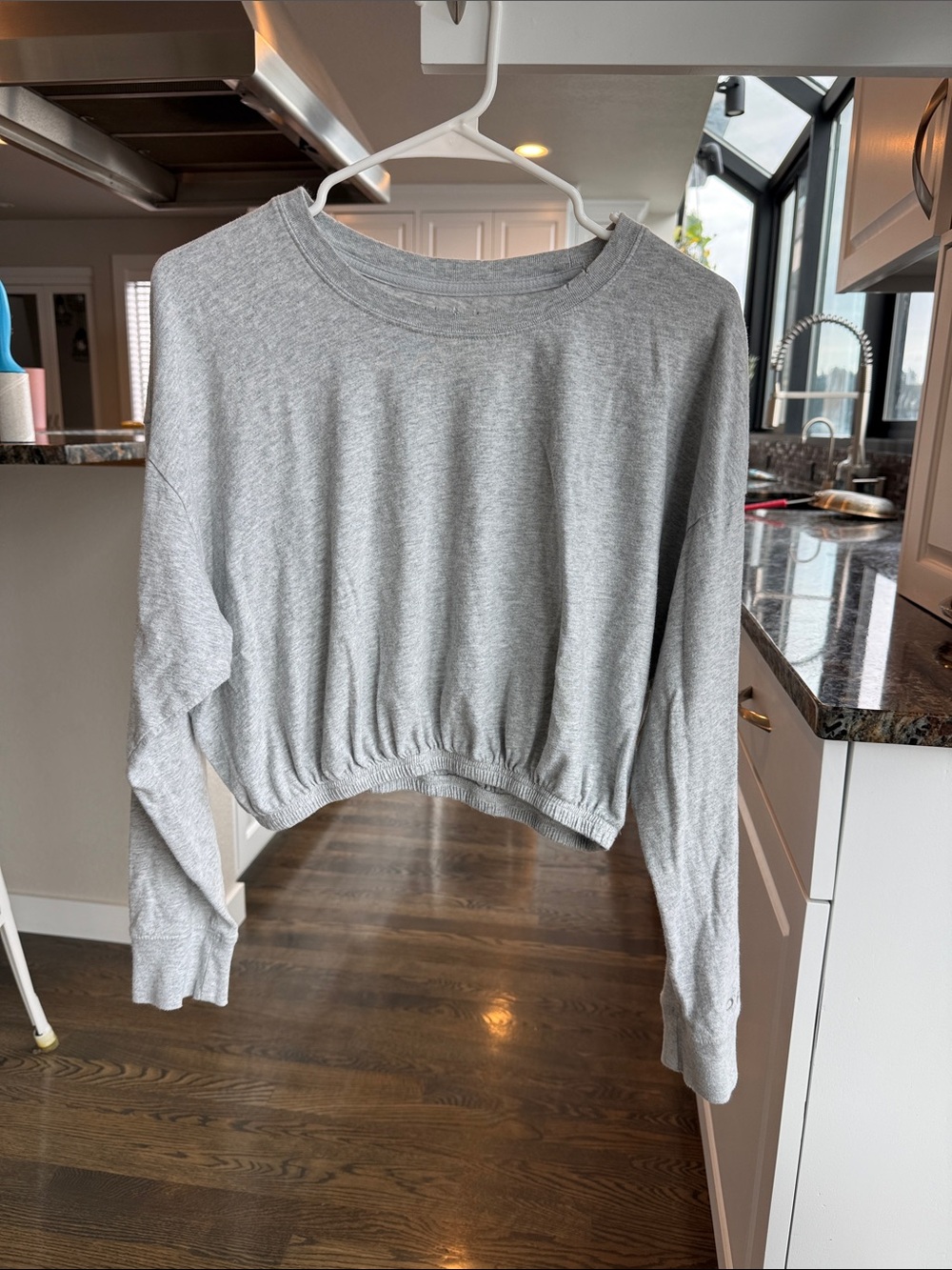 Aerie Offline Crewneck Cropped Long Sleeve Heather Gray size Medium EUC